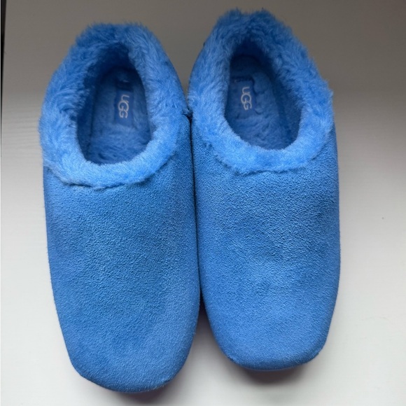 UGG Pumped Slide - Picture 1 of 10